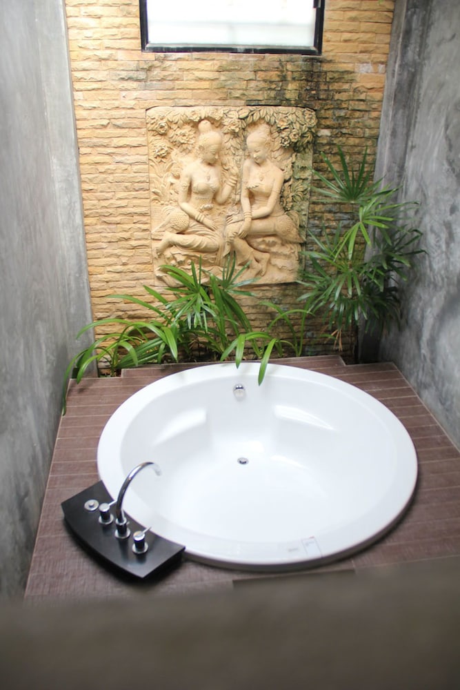 Chalicha Resort 34/37