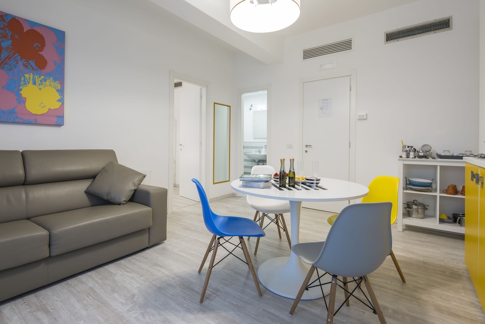 Flower Suites Sorrento 20/39