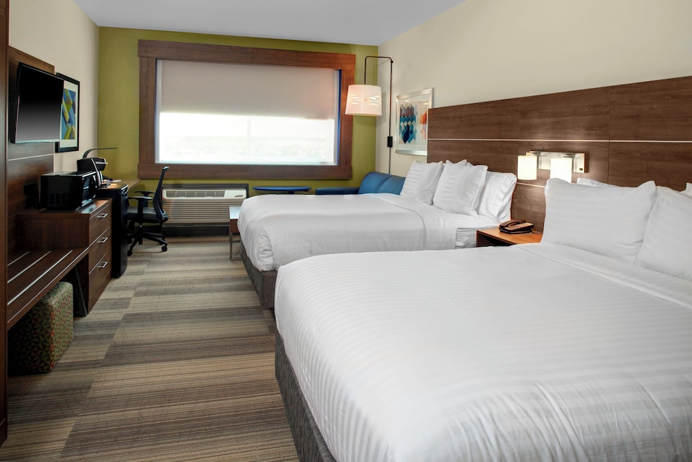 Holiday Inn Express Suites Houston Nw Cypress Grand Pky 22/63