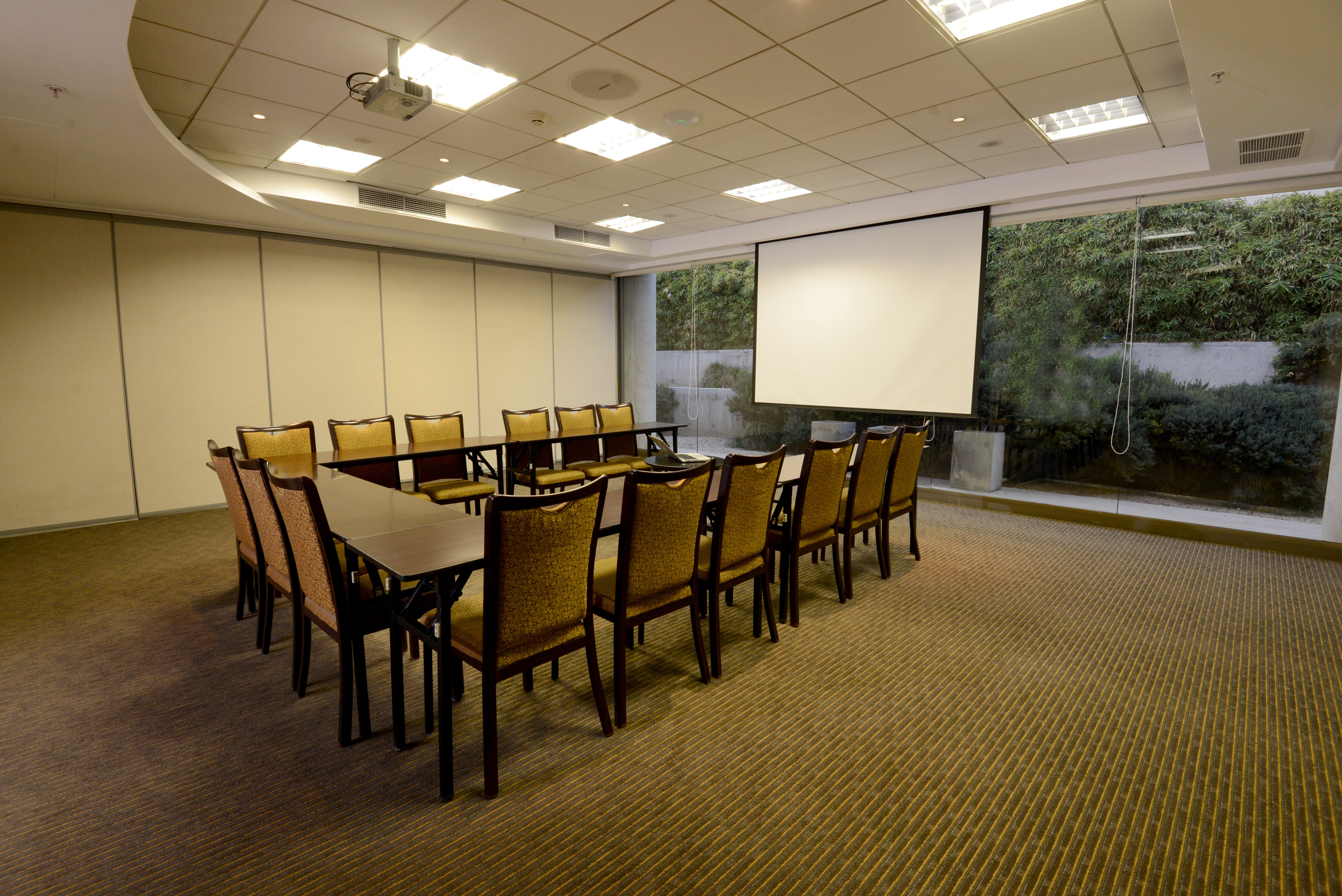 Holiday Inn Santiago Airport 67/75