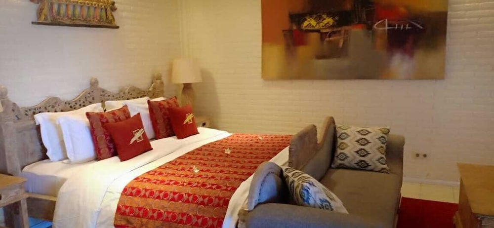 TAUCH TERMINAL RESORT TULAMBEN 14/69