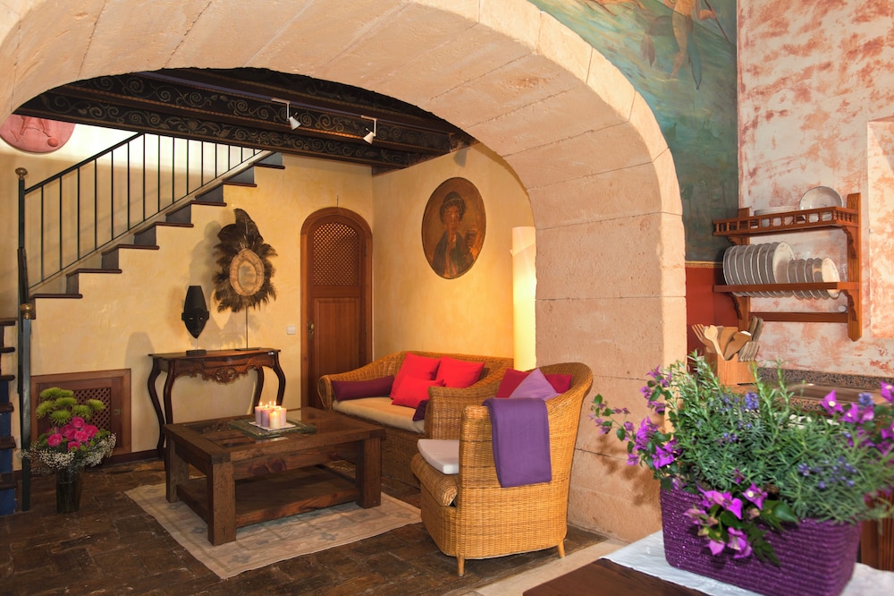Es Revellar Art Resort - Adults Only 77/110