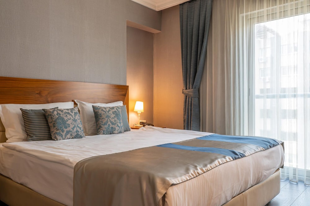 1 BEDROOM, STANDARD