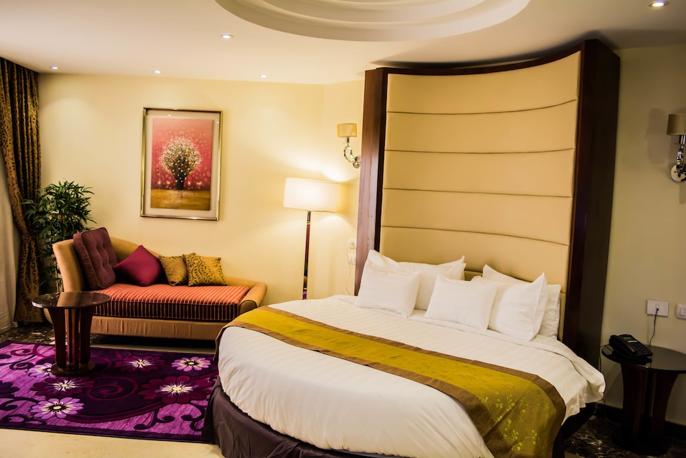 Honeymoon, Suite, Double Bed, Pool and Sea View