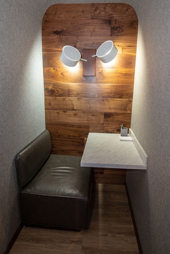 YOTEL San Francisco, Select by Hilton 36/76