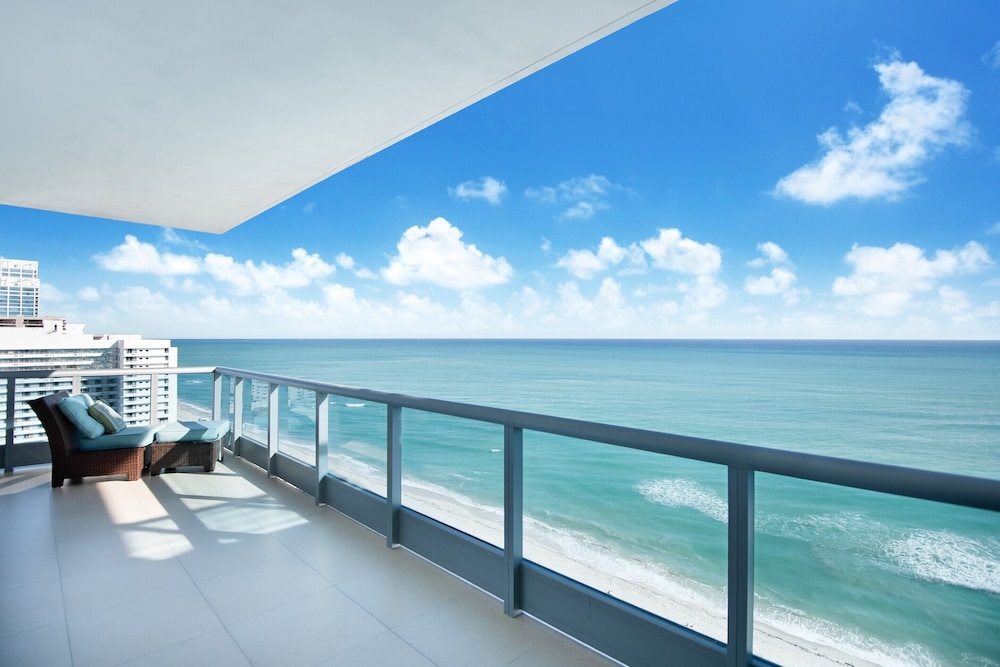 Churchill Suites Monte Carlo Miami Beach 67/76