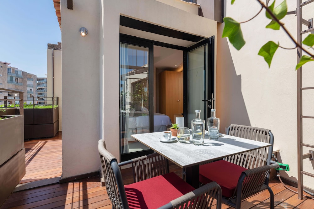 Joe S Gomila Boutique Hotel 67/72