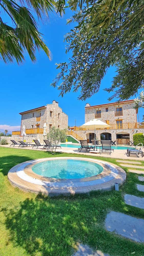 Zeyt Inn Hotel 24/32