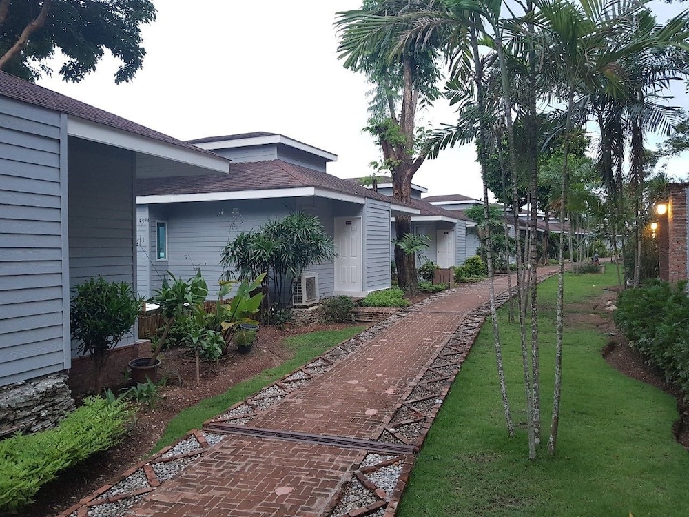 RAYA BURI RESORT 39/50