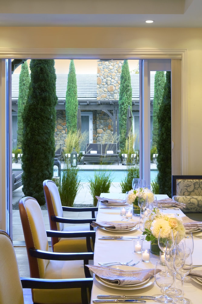 Hotel Yountville 49/69