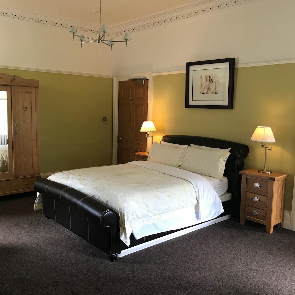 Ashtree House Hotel 7/27