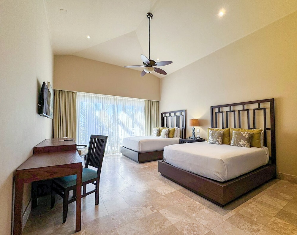 Diamante Cabo San Lucas 5/51