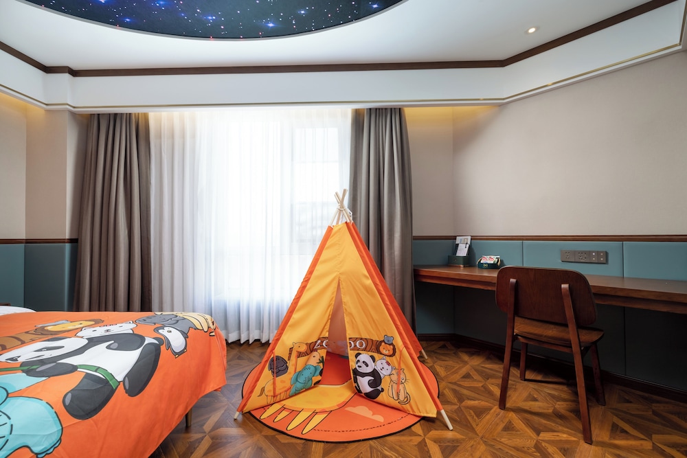 Nostalgia S Hotel (Beijing Fangshan Guangyangcheng Metro Station) 59/67