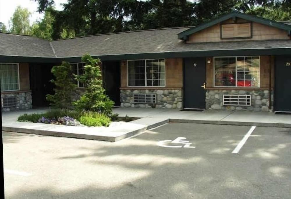 Poulsbo Inn Suites 23/25