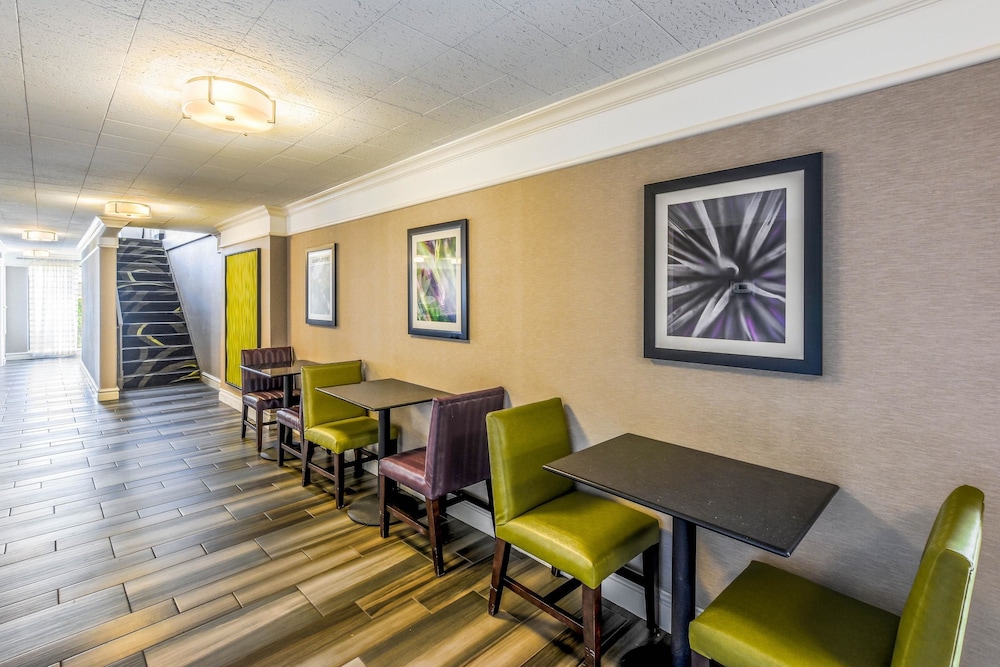 Quality Inn & Suites North Charleston Ashley Phosphate 34/50