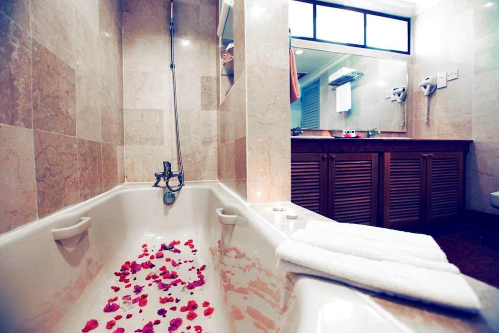 Sutra Beach Resort Spa 52/53