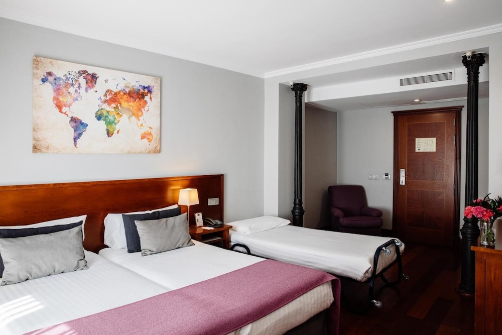 Hotel Infantas by MIJ 7/38