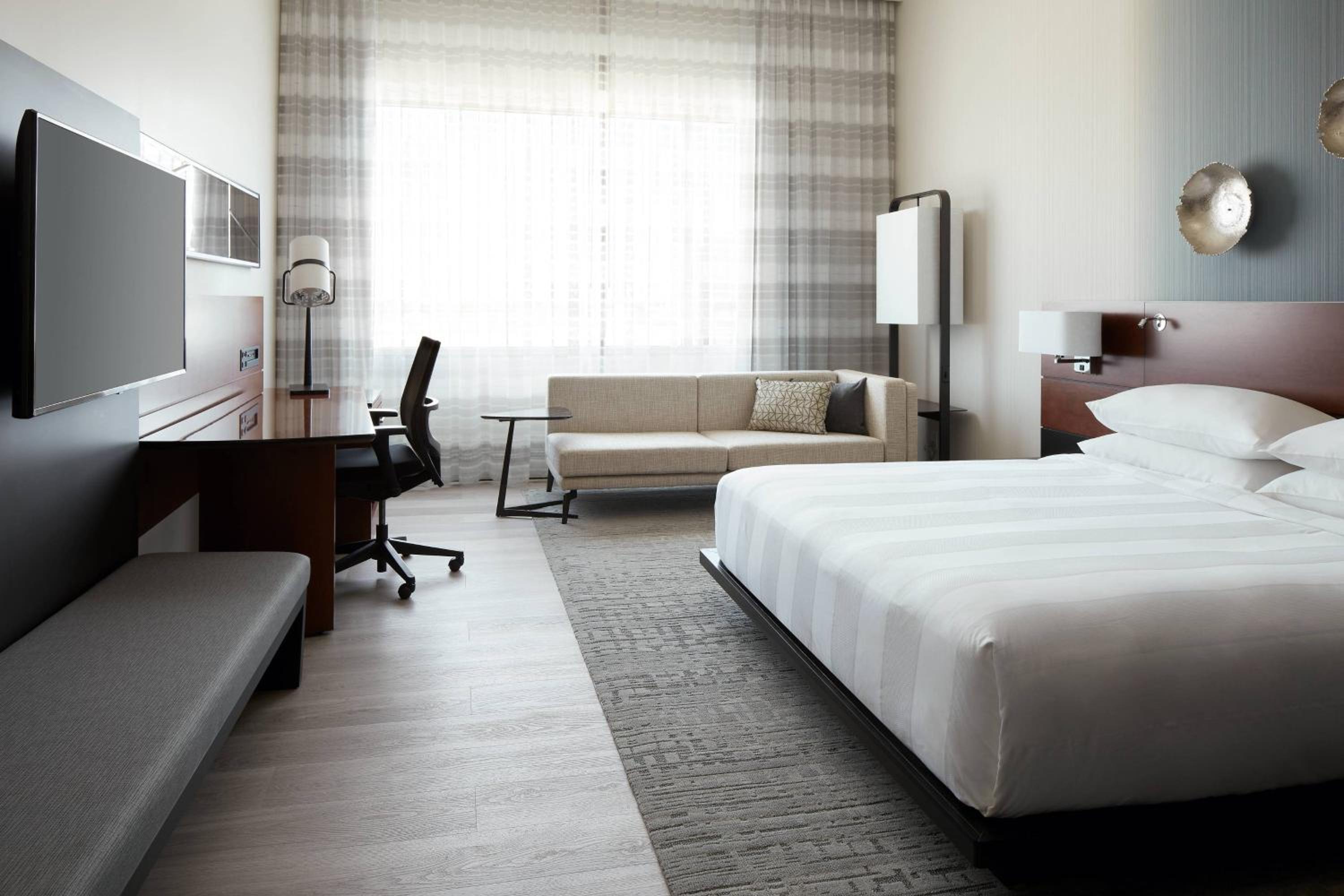 Guest Room, King Bed, Concierge Level