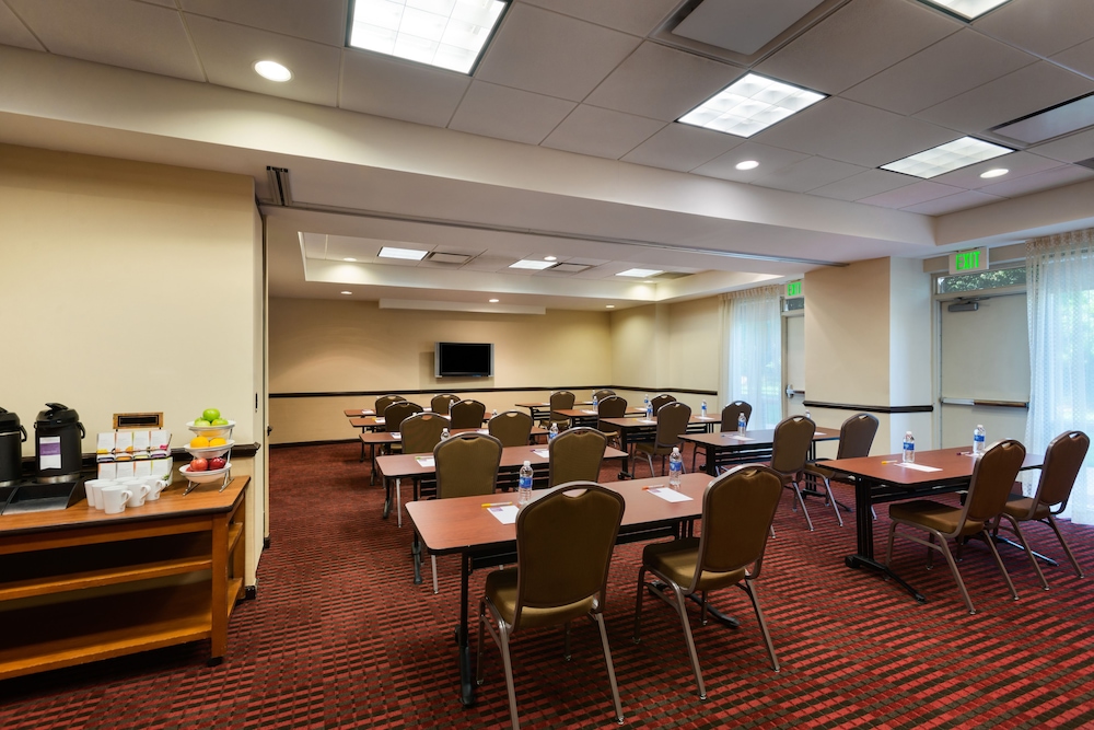 Hyatt Place Baltimore/Owings Mills 26/28