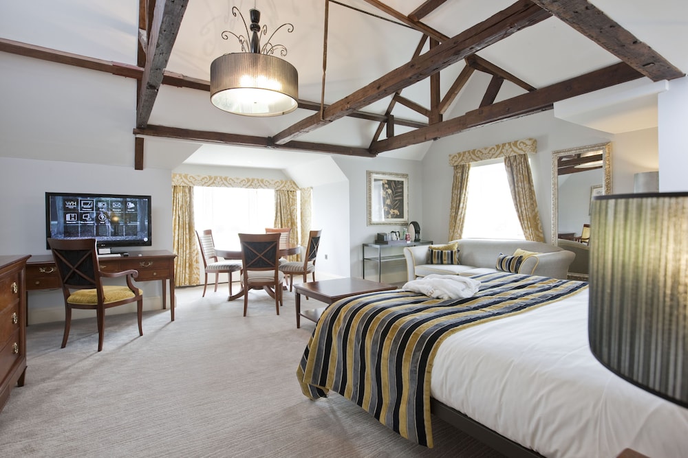 Wivenhoe House 22/53