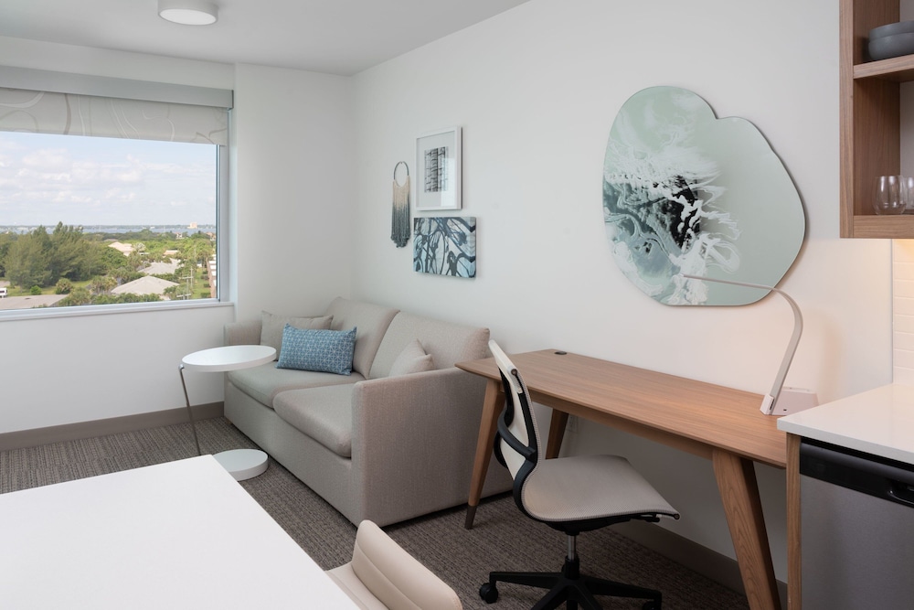 Element Melbourne Oceanfront 37/57