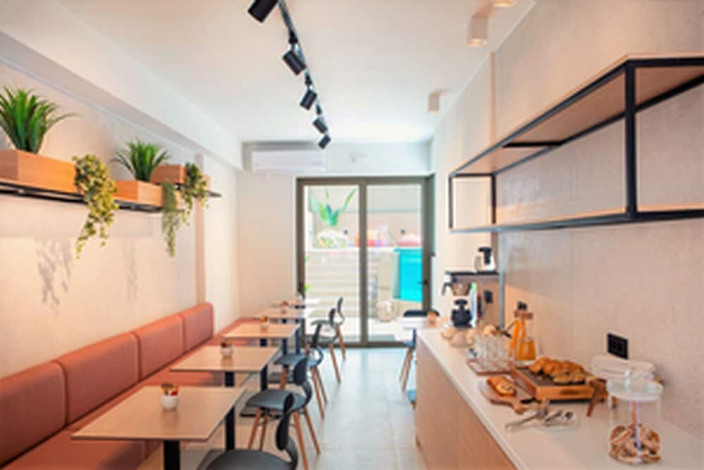 The City Hotel and Suites - Adults Only 39/61