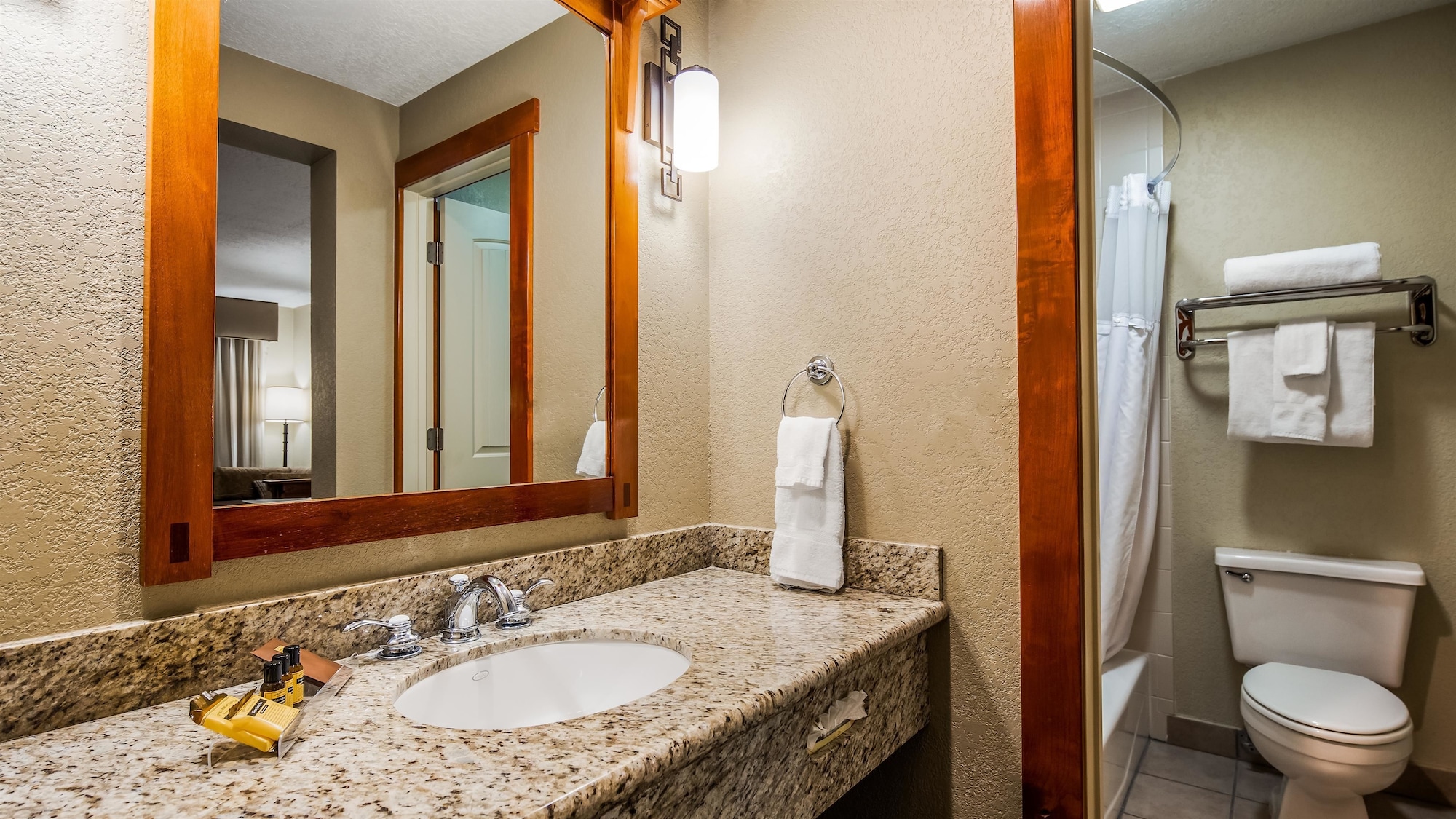 غرفة قياسية كبيرة بسريرين كينج بشرفة، Best Western Plus High Country Inn 8/10