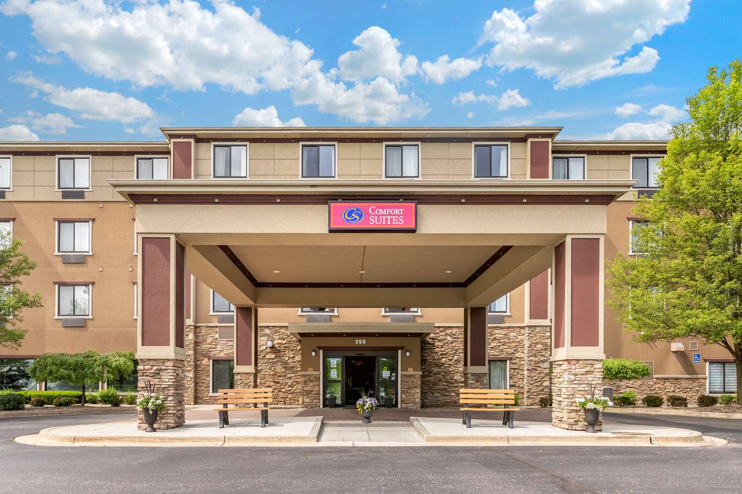 Comfort Suites Grand Rapids North 2/30