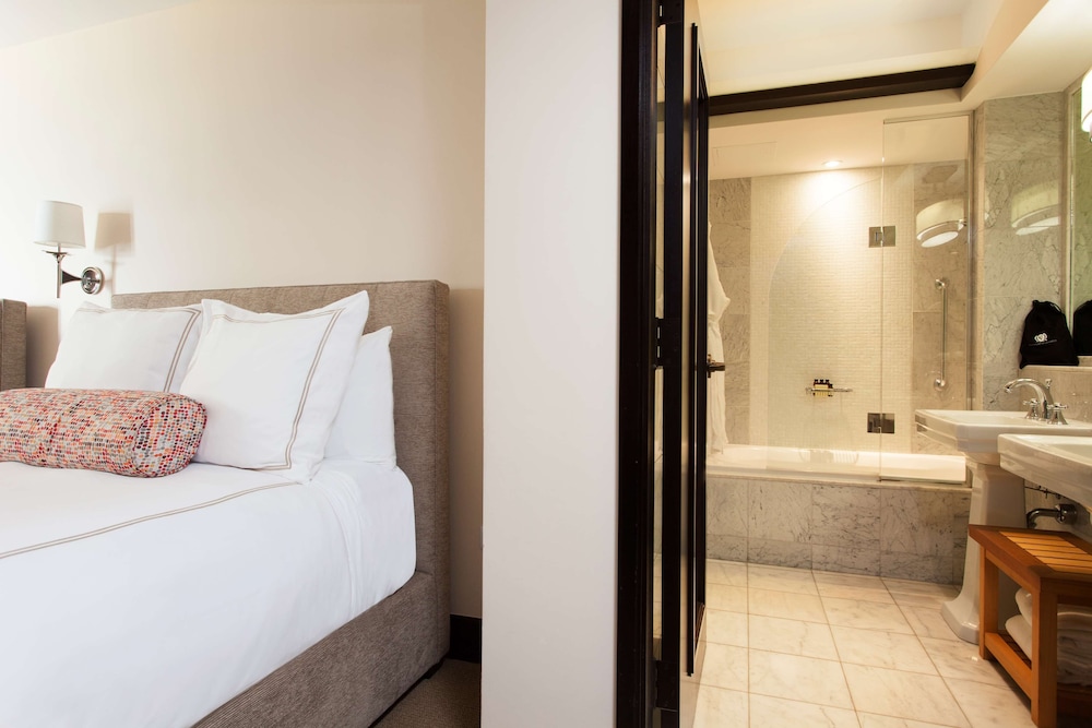 Condado Vanderbilt Hotel 12/69