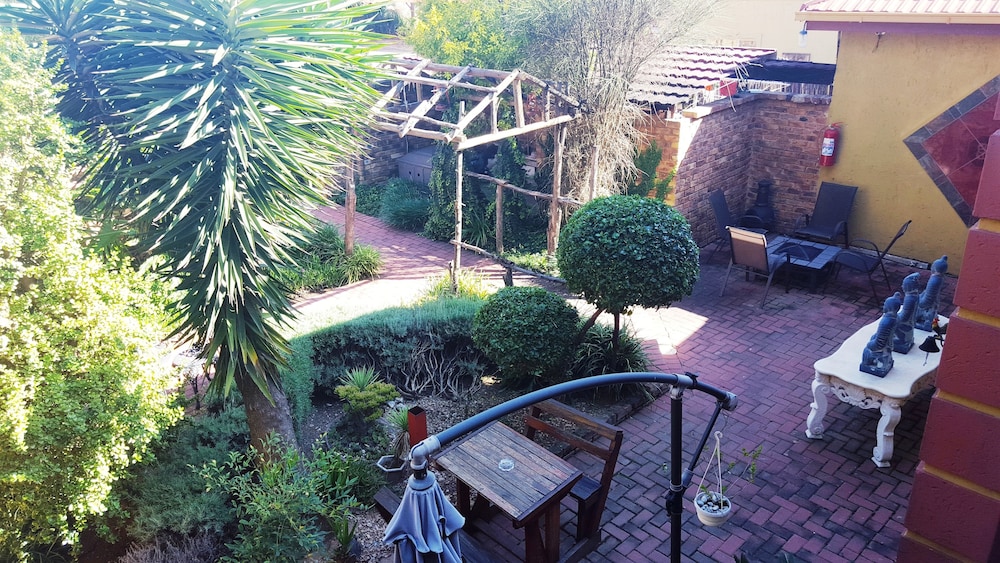 Acre Of Africa Guest Venue 42/50