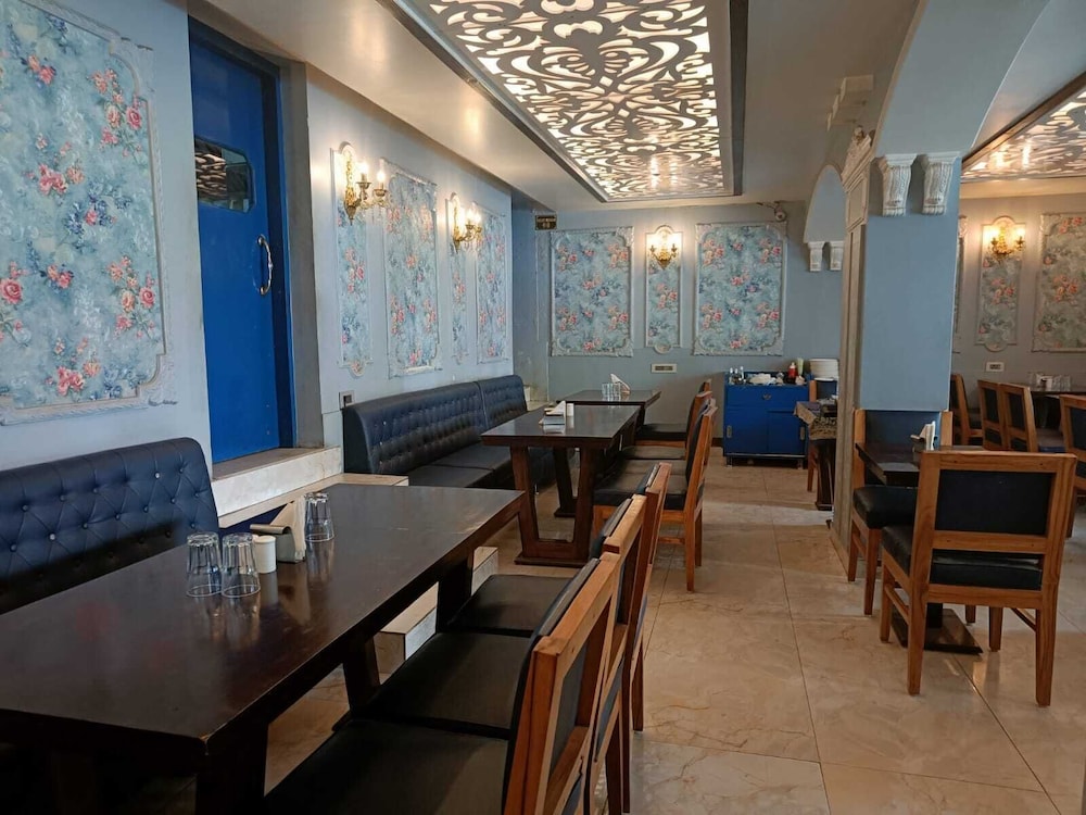 Maya Hotel & Restaurant 18/37