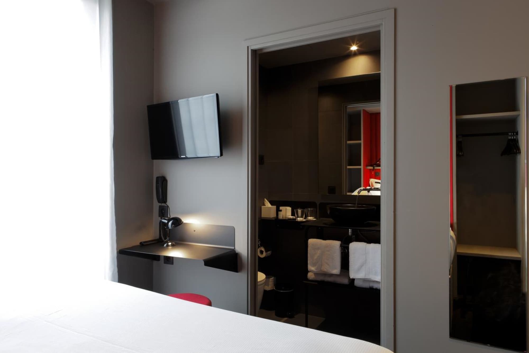 غرفة قياسية بسرير مزدوج، HOTEL SAINT MARCEL 5/10