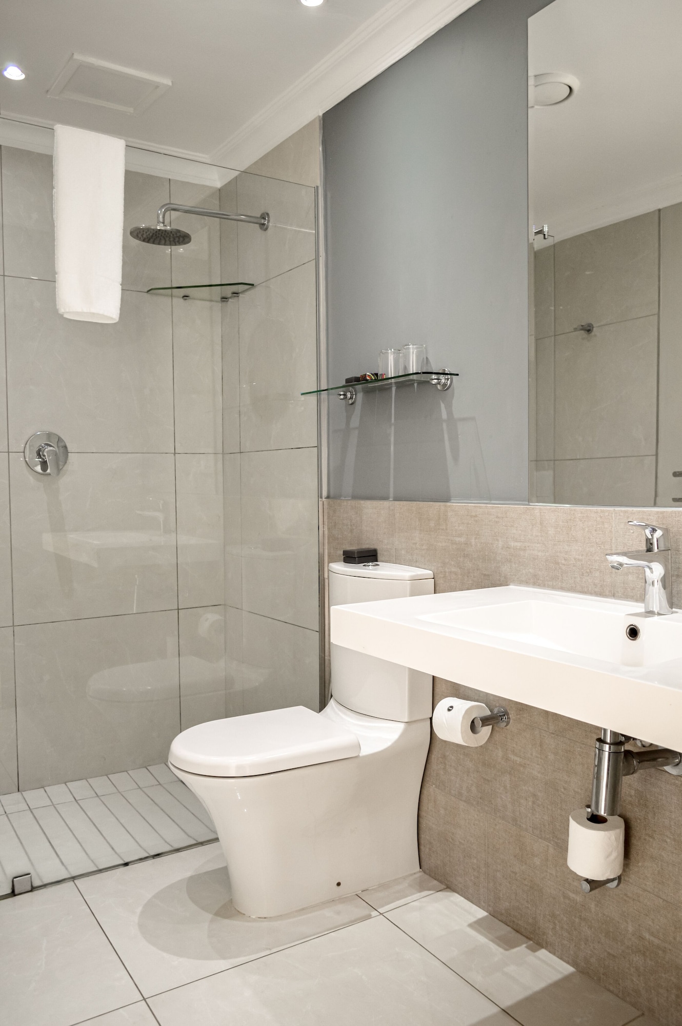 غرفة قياسية بسريرين منفصلين، Indaba Hotel 6/8