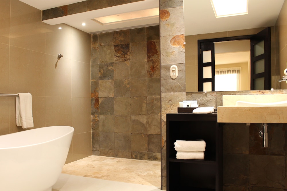 Contempo Hotel 47/49