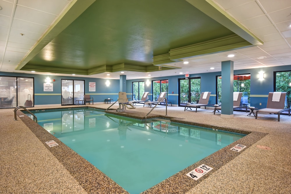 Holiday Inn Express Newport North - Middletown 1/49