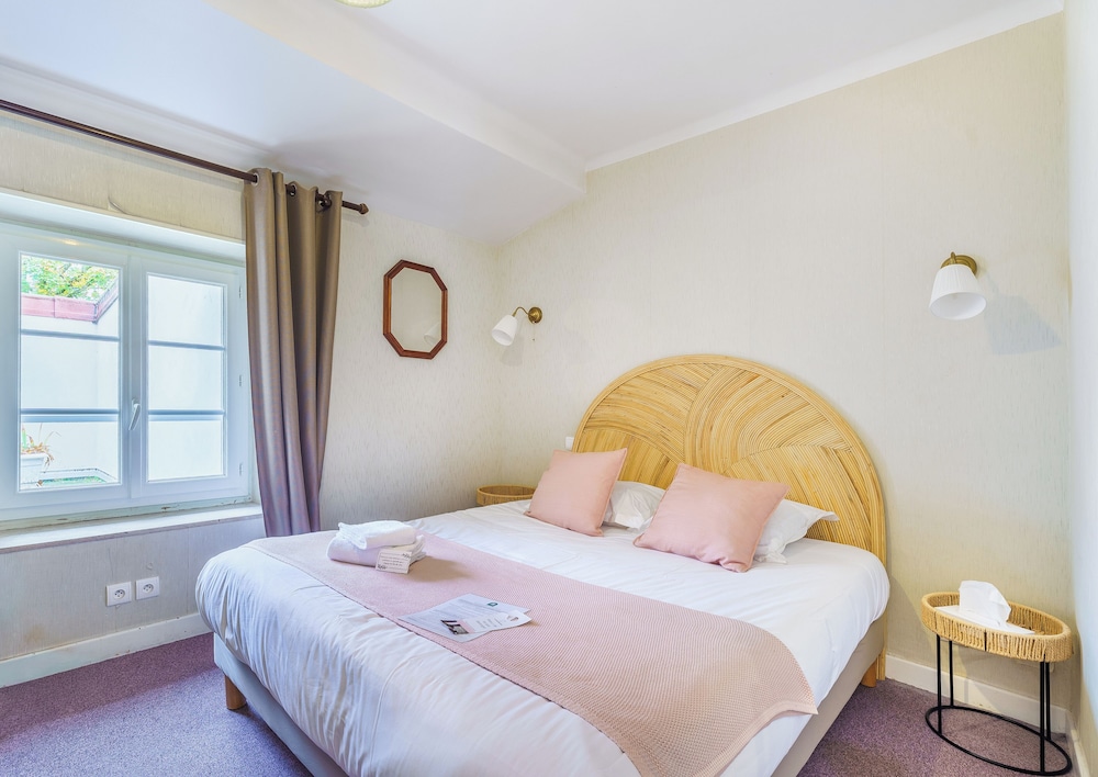 HOTEL ARTS ET TERROIRS 11/50
