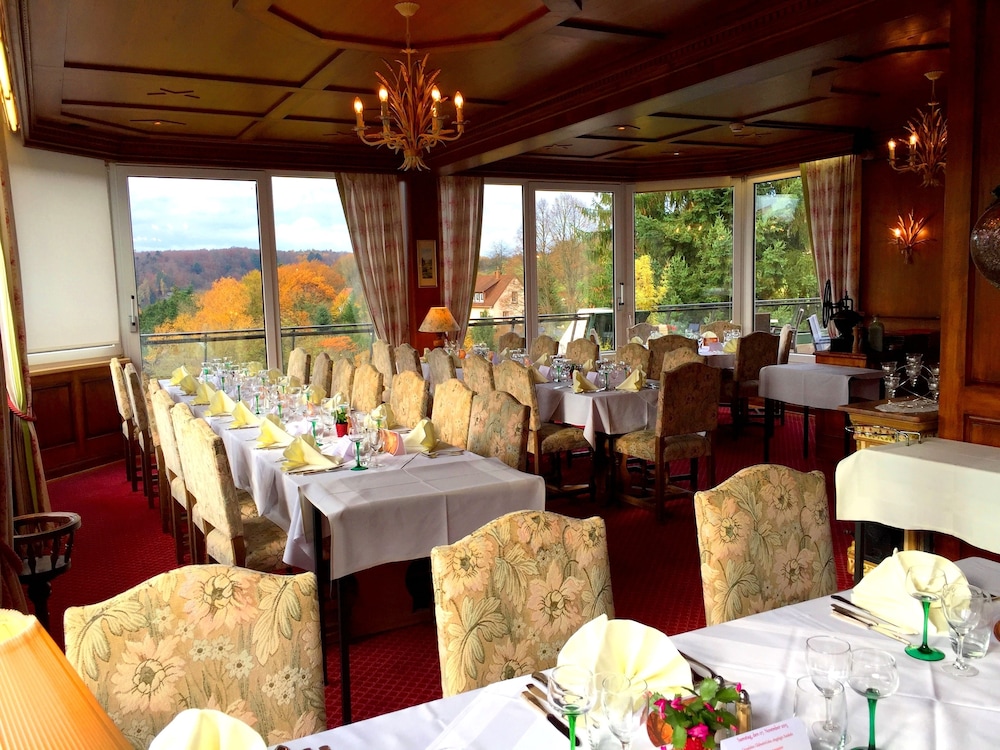 HOTEL AUX TROIS ROSES 37/54
