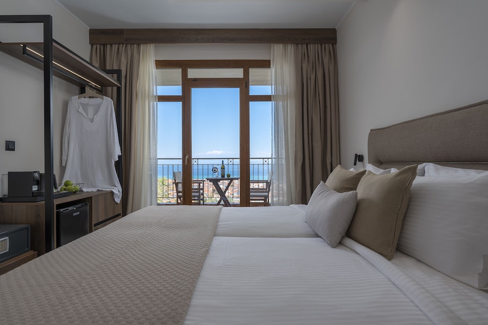 Alia Palace - Adults Only 11/50