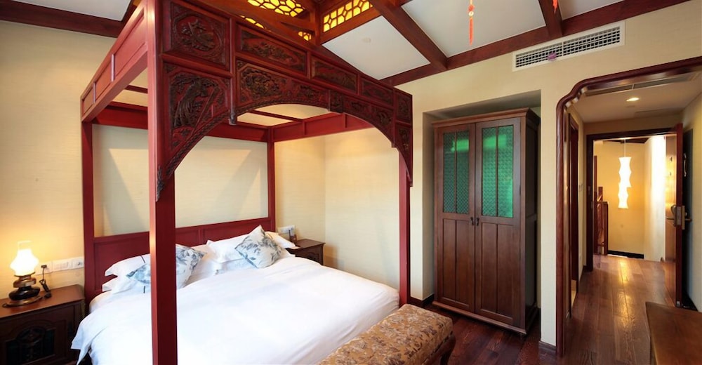 Wuzhen Waterside Resort 8/26