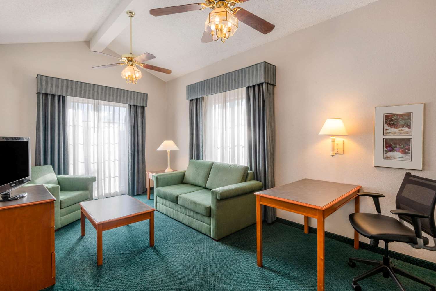 La Quinta Inn Farmington 26/44