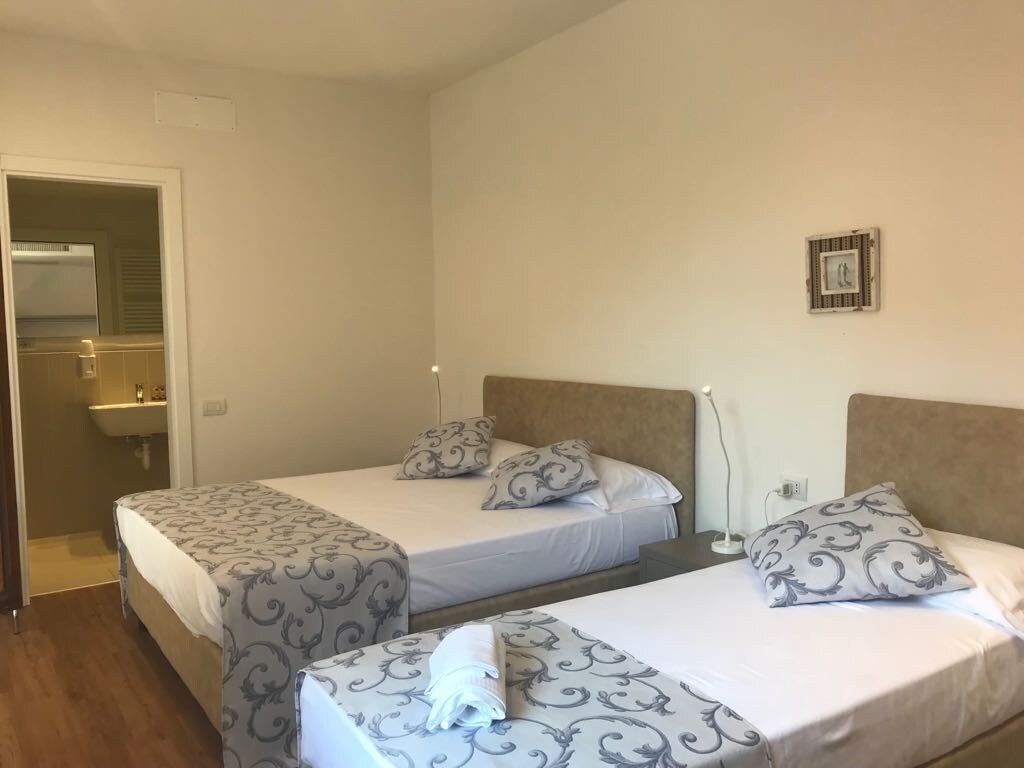 1 BEDROOM, CLASSIC, TRIPLE
