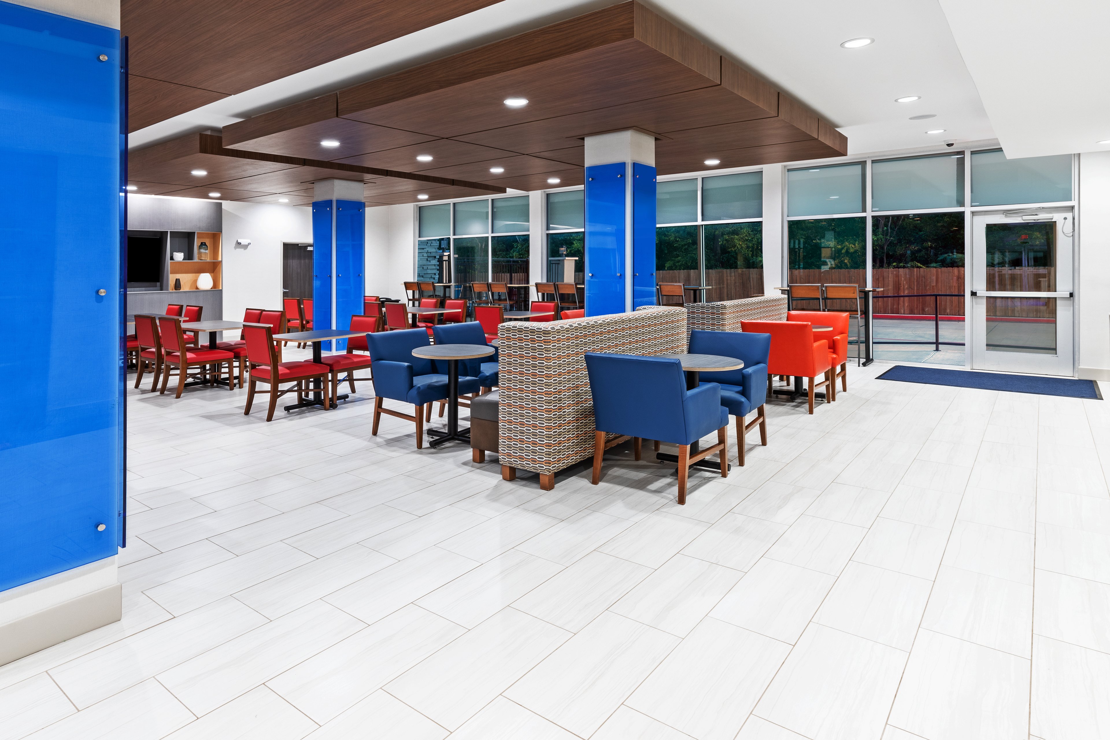 Holiday Inn Express And Suites Denton Sanger 26/34