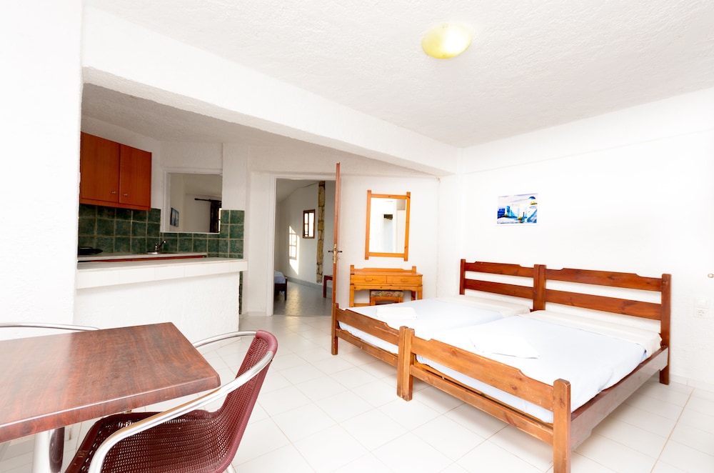 Classic Studios And Apartments 30/70