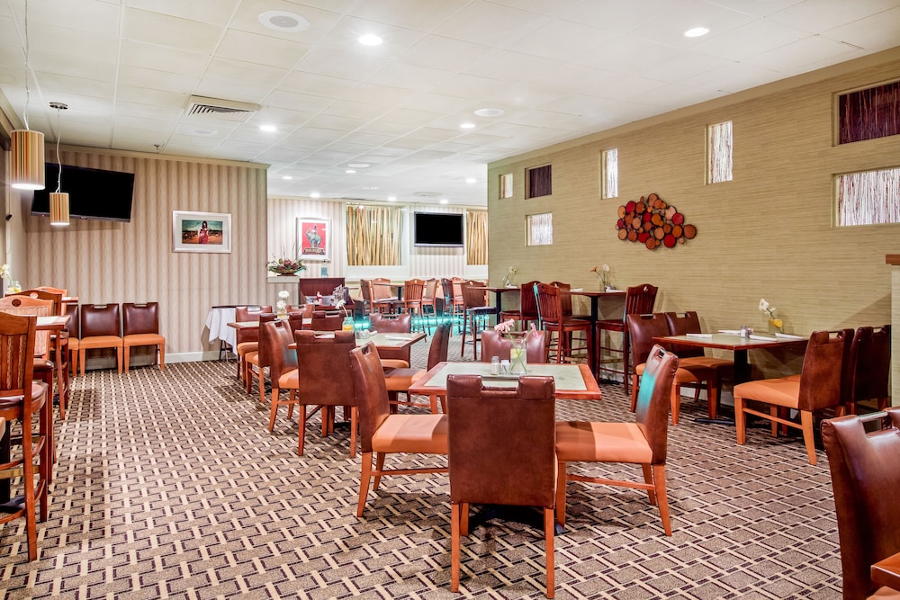 Holiday Inn Roanoke Tanglewood Rt 419 I581 43/62