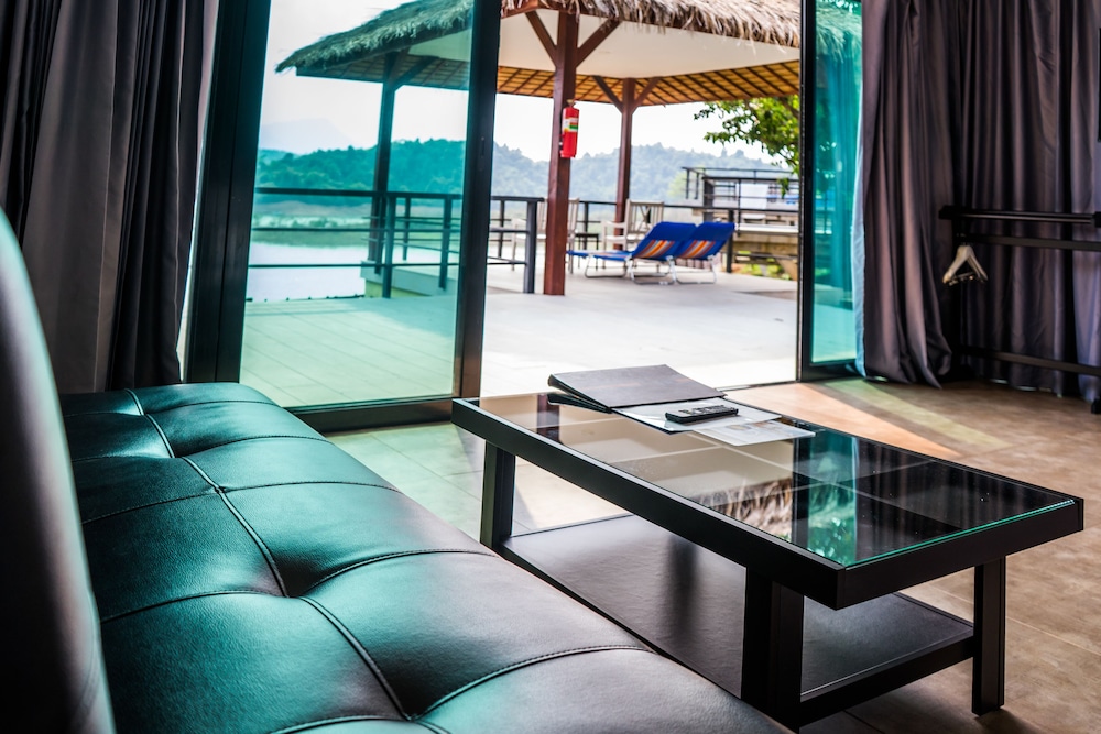 SANCTUARY NAM NGUM BEACH RESORT in VANG VIENG