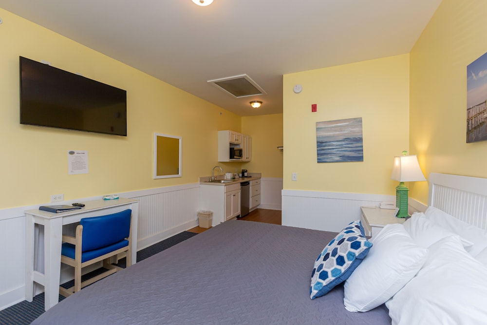 Topsail Shores Inn 40/67