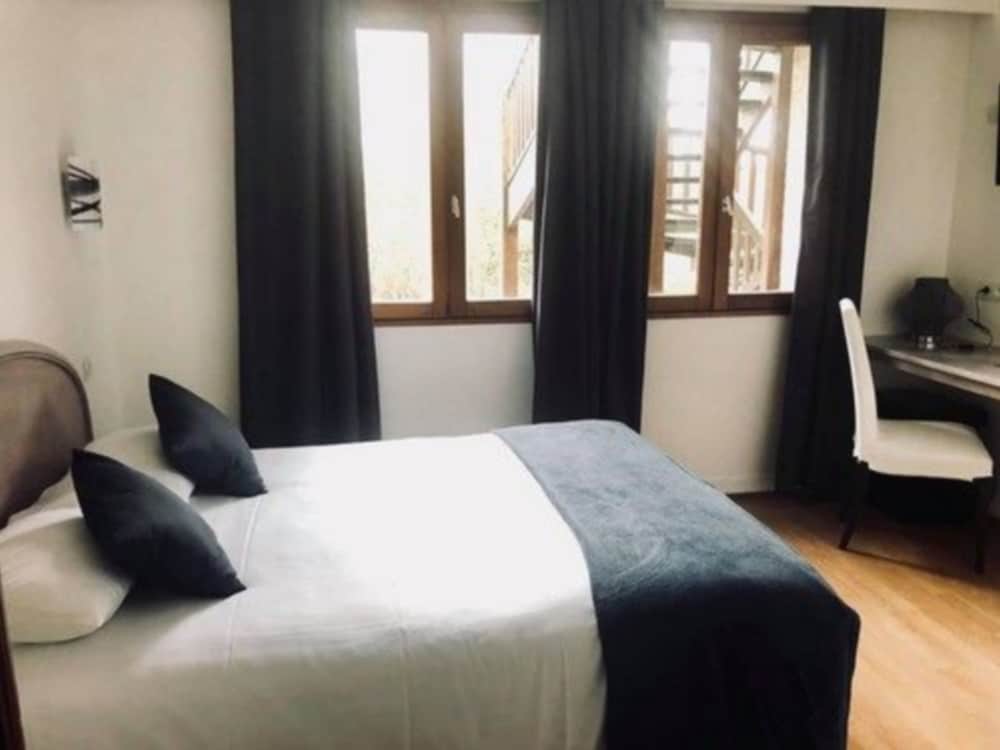 HOTEL LE CLOS DEAUVILLE SAINT-GATIEN 6/57
