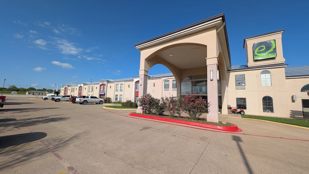 Executive Inn and Suites Wichita Falls 38/44