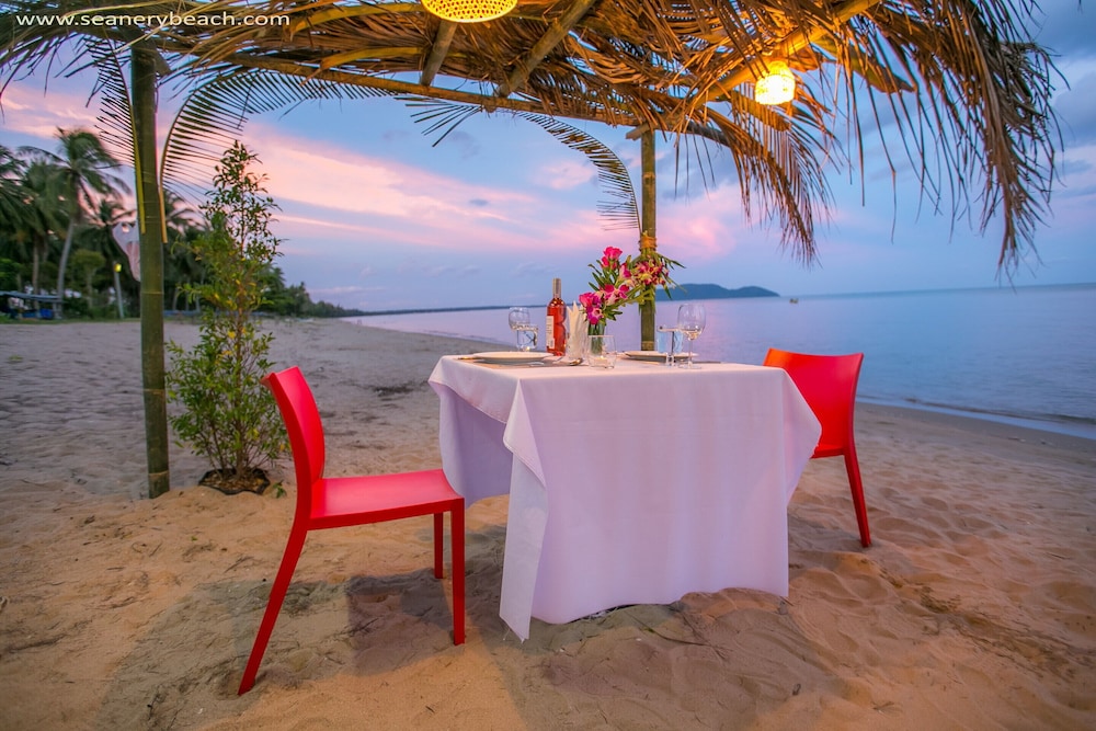 SEAnery Beach Resort 48/66