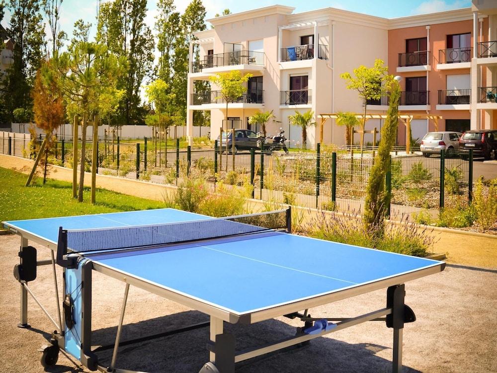 Adonis La Baule 48/84